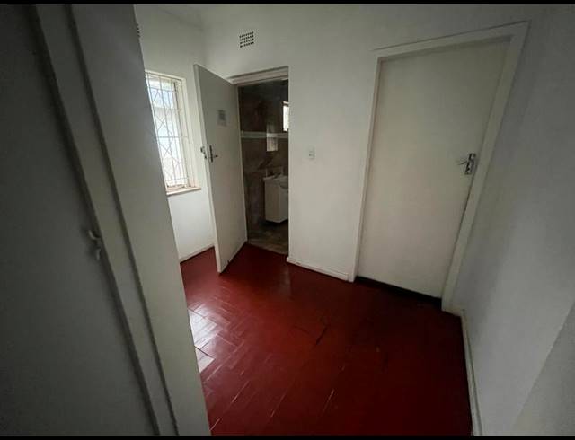 6 BEDROOM HOUSE FOR SALE IN ORANGE GROVE